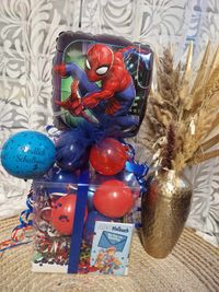 Geschenkbox mit Spiderman + 3 Euro Aufschlag f&uuml;r Lizenzballon
